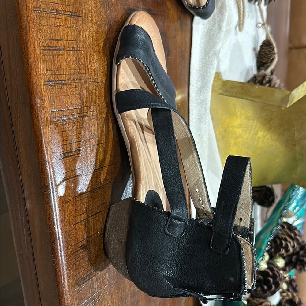 Miz Mooz Black Sandals - Picture 11 of 11
